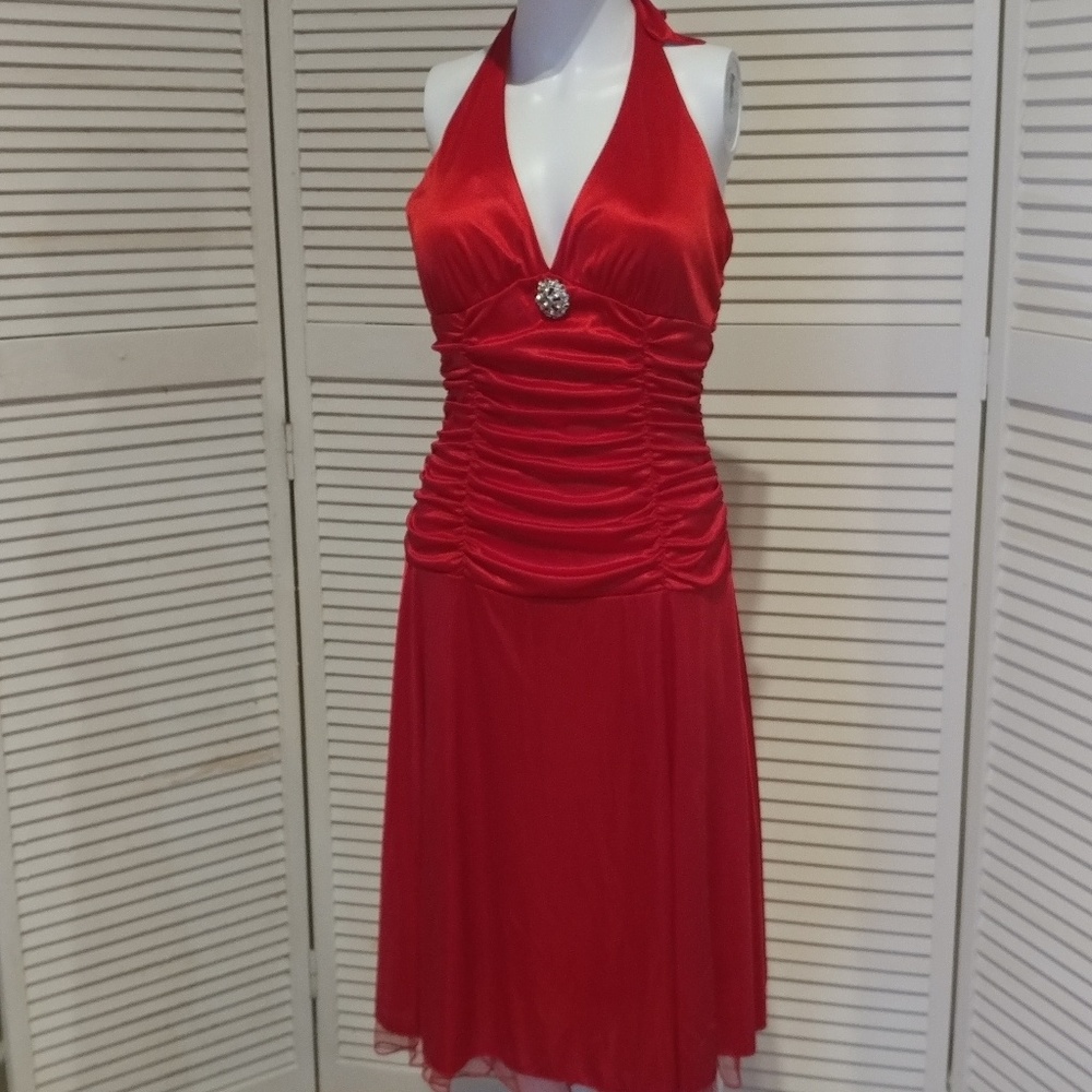 🎉SALE🎉 Pre-owned Red Cocktail dress